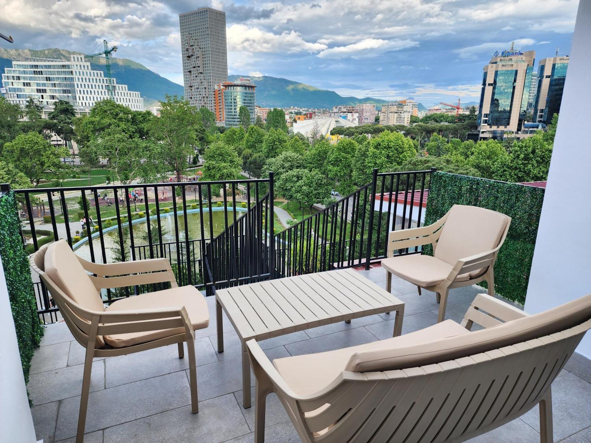 Tirana City Center Penthouse Oasis Exterior foto